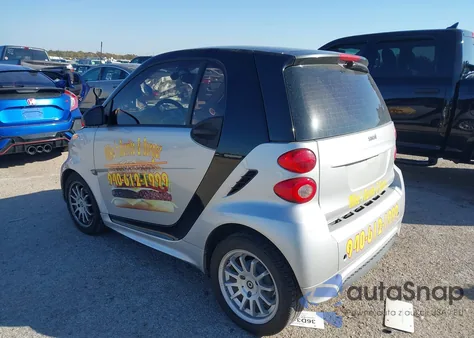 2014 Smart Fortwo Passion z USA, uszkodzony, nr VIN WMEEJ3BA8EK756795